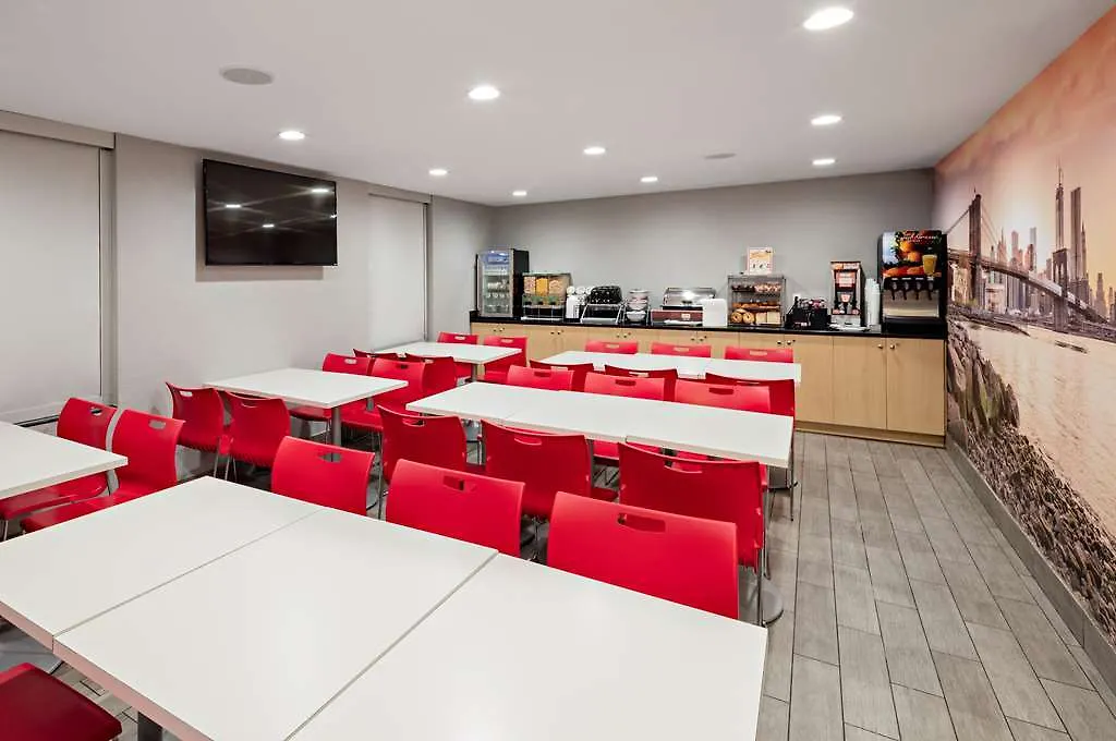 Red Lion Inn And Suites Brooklyn New York Hotel