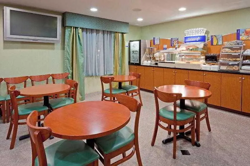 Red Lion Inn And Suites Brooklyn New York Hotel